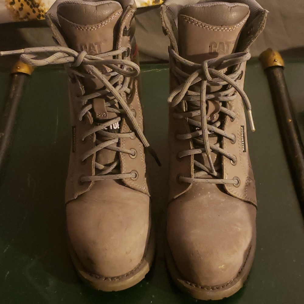 Steel toe boots